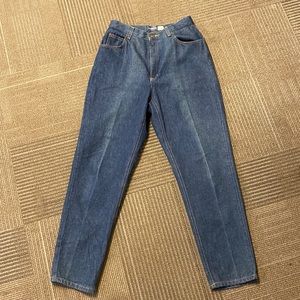 dark wash jeans • classic fit